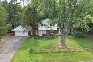 318 N Maple St, Frankfort, IL 60423 - Photo 1