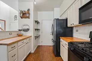 1041 Park Hill Cir, Aurora, IL 60502 - Photo 3