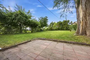 684 Cooper Ave, Elgin, IL 60120 - Photo 13