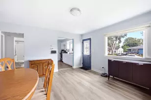 684 Cooper Ave, Elgin, IL 60120 - Photo 3