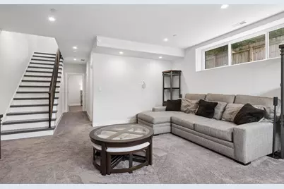 2731 N 75th Avenue, Elmwood Park, IL 60707 - Photo 15
