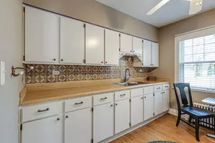 389 E Deerpath Rd, Lake Forest, IL 60045 - Photo 15