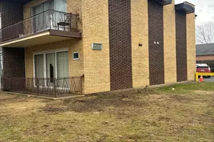 9533 Mansfield Ave, Oak Lawn, IL 60453 - Photo 1