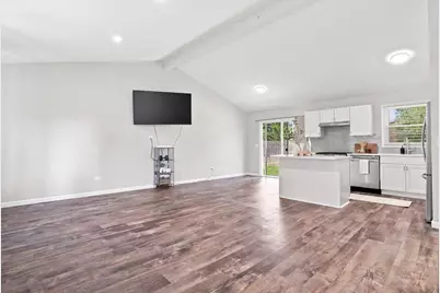609 Baldwin Avenue, Waukegan, IL 60085 - Photo 3