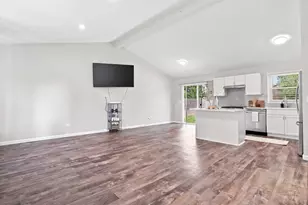 609 Baldwin Ave, Waukegan, IL 60085 - Photo 3