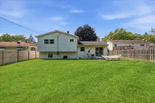 609 Baldwin Ave, Waukegan, IL 60085 - Photo 23