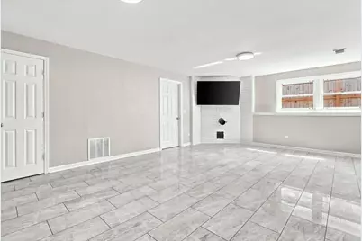 609 Baldwin Avenue, Waukegan, IL 60085 - Photo 17