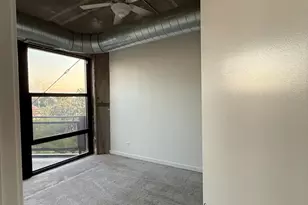 1071 W 15th St, Chicago, IL 60608 - Photo 11