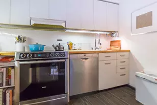 300 N State St, Chicago, IL 60654 - Photo 7