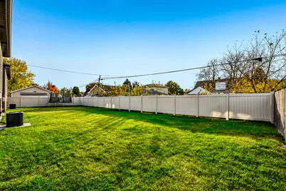 8200 S Normandy Avenue, Burbank, IL 60459 - Photo 39