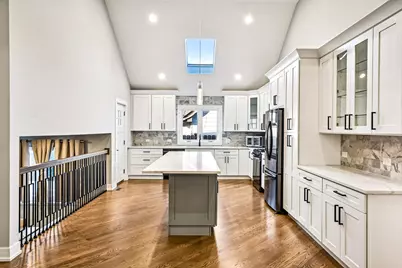 8200 S Normandy Avenue, Burbank, IL 60459 - Photo 13