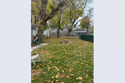 621 N Ash Street, Waukegan, IL 60085 - Photo 7