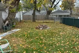 621 N Ash St, Waukegan, IL 60085 - Photo 7
