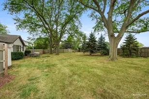110 N Cambridge Dr, Geneva, IL 60134 - Photo 19