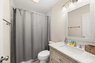 110 N Cambridge Dr, Geneva, IL 60134 - Photo 9