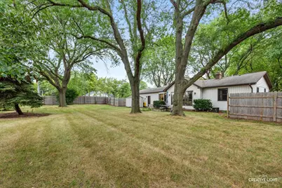 110 N Cambridge Drive, Geneva, IL 60134 - Photo 17