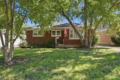271 Dalton Avenue, Mundelein, IL 60060 - Photo 1