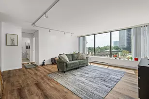 5455 N Sheridan Rd, Chicago, IL 60640 - Photo 3
