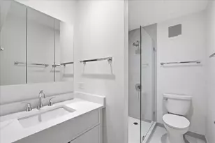 4170 N Marine Dr, Chicago, IL 60613 - Photo 13
