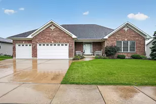 431 N Patricia Ln, Hampshire, IL 60140 - Photo 1
