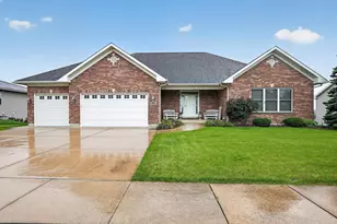 431 N Patricia Ln, Hampshire, IL 60140 - Photo 1