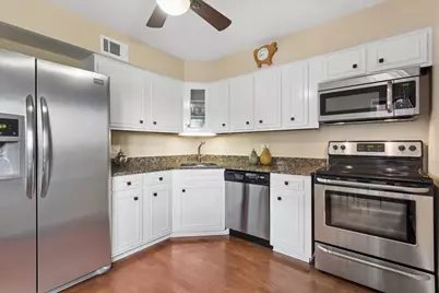 2046 Saint Johns Avenue #3H, Highland Park, IL 60035 - Photo 9