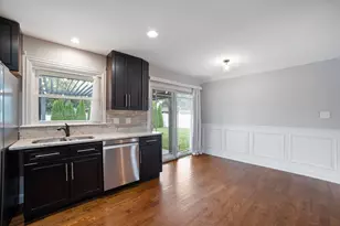 109 Crest Ave, Elk Grove Village, IL 60007 - Photo 9