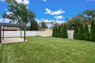 109 Crest Ave, Elk Grove Village, IL 60007 - Photo 25