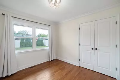 109 Crest Avenue, Elk Grove Village, IL 60007 - Photo 17