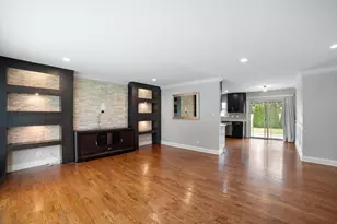 109 Crest Ave, Elk Grove Village, IL 60007 - Photo 5
