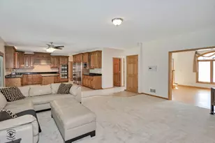 365 Crestwood Rd, Wood Dale, IL 60191 - Photo 11