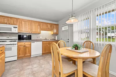 8828 W 98th Street, Palos Hills, IL 60465 - Photo 7