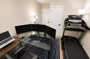 1225 W Addison St, Chicago, IL 60613 - Photo 17