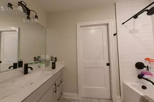 1225 W Addison St, Chicago, IL 60613 - Photo 19