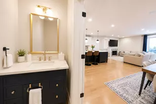 1225 W Addison St, Chicago, IL 60613 - Photo 9