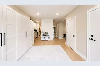 1225 W Addison Street #1, Chicago, IL 60613 - Photo 3