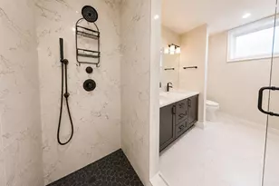 1225 W Addison St, Chicago, IL 60613 - Photo 25