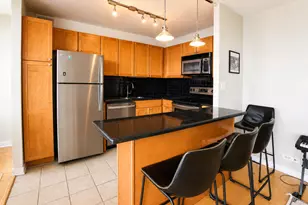 655 W Irving Park Rd, Chicago, IL 60613 - Photo 7
