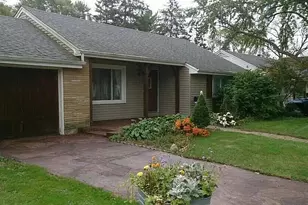 625 S 2nd St, West Dundee, IL 60118 - Photo 1