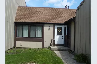 61 Westwood Square, Indian Head Park, IL 60525 - Photo 1