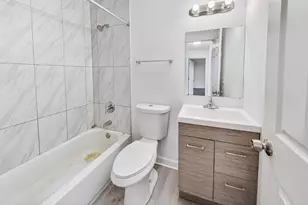 6000 N Winthrop Ave, Chicago, IL 60660 - Photo 9