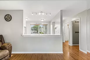224 Raintree Ct, Aurora, IL 60504 - Photo 5