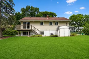 669 White Pine Rd, Buffalo Grove, IL 60089 - Photo 31