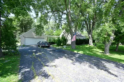 424 N Poplar Avenue, Wood Dale, IL 60191 - Photo 1