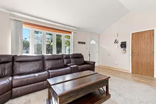 1713 Bataan St, Joliet, IL 60435 - Photo 5