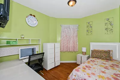 1319 W Foster Avenue, Chicago, IL 60640 - Photo 9