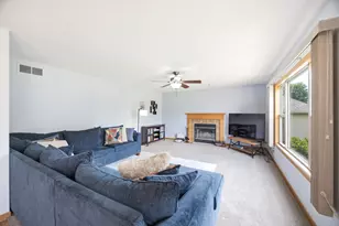 5583 Wheat Dr, Rockford, IL 61102 - Photo 7
