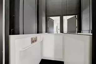 55 W Delaware Pl, Chicago, IL 60610 - Photo 35