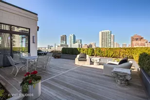 55 W Delaware Pl, Chicago, IL 60610 - Photo 33