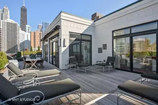 55 W Delaware Pl, Chicago, IL 60610 - Photo 29